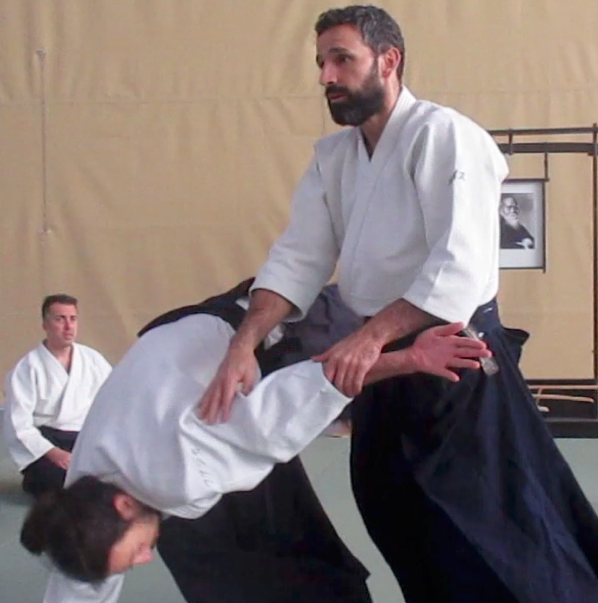 Sensei Luis Mochón practicando Aikido