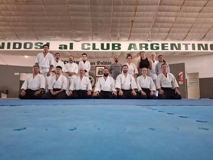 Foto grupal de un seminario de Sensei César Sammito 8