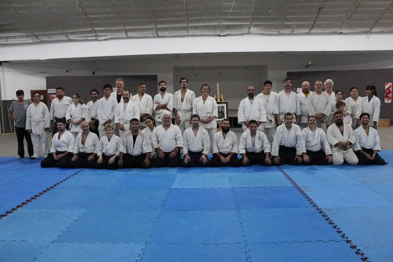 Foto grupal de un seminario de Sensei César Sammito 3